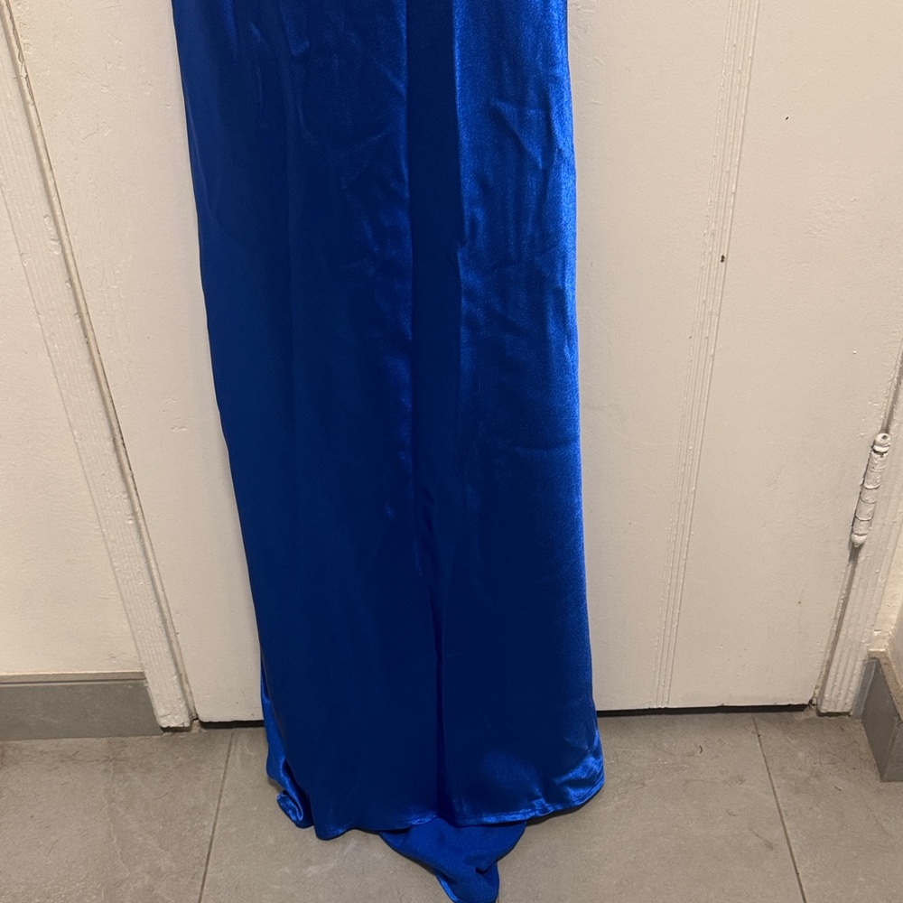 STUNNING HOLIDAY DRESS Lulu's Vibrant Blue Satin Gown - Picture 3 of 9